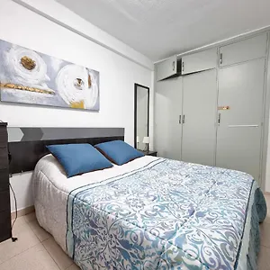 https://cosy-apartment-near-the-sea-in-las-americas.in-canary-islands.com